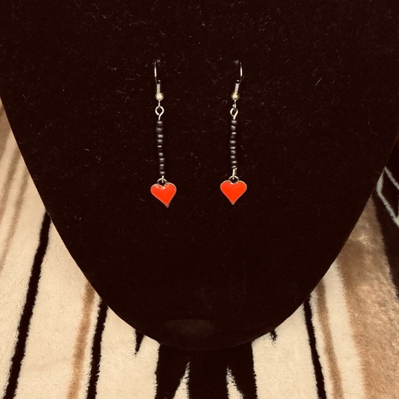 WesternCharmsJewelryCo Jewelry - Elegant Red Heart Drop Earrings